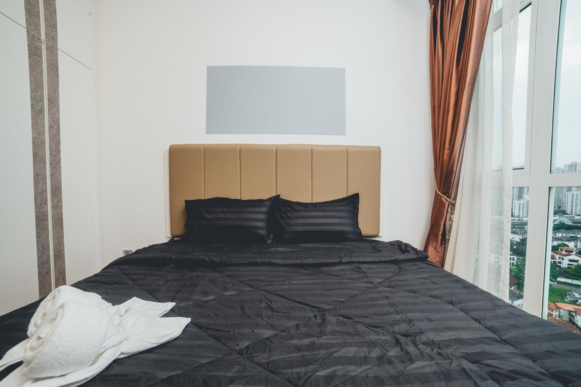 Paragon Residence 2Br4Pax Sleek Stay Nr Ciq Midvalley By Our Stay جوهر بهرو المظهر الخارجي الصورة